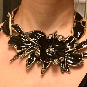 ❤️Oscar de La Renta Avant Garde Enamel and Swarovski Crystal Flower Necklace